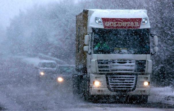 Unos 300 automovilistas rescatados en Irlanda del Norte por una fuerte nevada