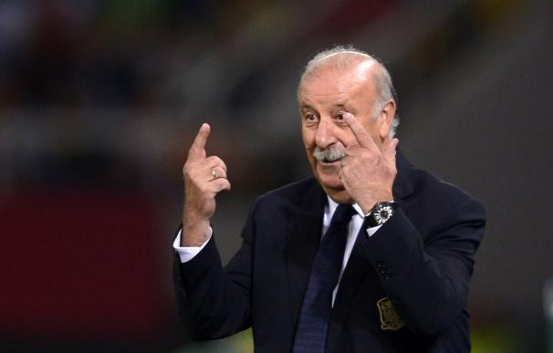 Spain's head coach Vicente del Bosque reacts durin
