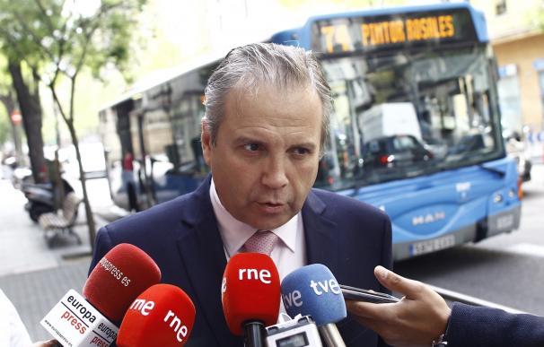 Carmona dice que muchos le animan a presentarse a las primarias del PSOE-M y que en septiembre se sabrá si da el paso