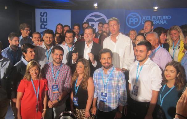 Rajoy dice que salir de la crisis también precisa que las CCAA den "certidumbre" y no problemas