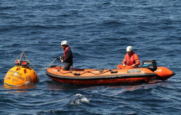 Salvamento Marítimo recupera una boya científica a la deriva de la Universidad de Málaga a 4 millas de Cabo Espartel