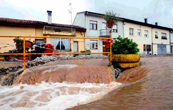 La zona occidental de Cantabria, la más afectada tras desbordarse cuatro ríos