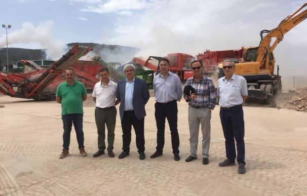 Diputación abre en Navas una planta para tratar al año 15.000 toneladas de residuos de construcción
