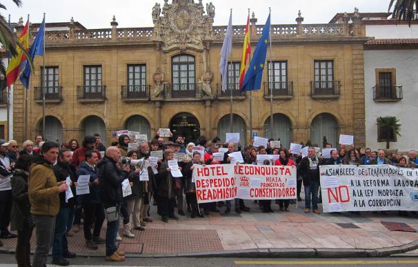 Nueva concentración en Oviedo contra la empresa que gestiona el Hotel de la Reconquista