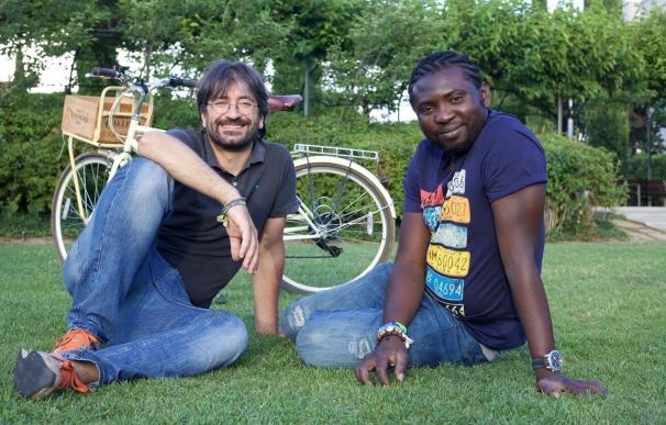 Un camerunés y un español irán en bici desde Ceuta hasta Bruselas para mostrar que la integración es posible