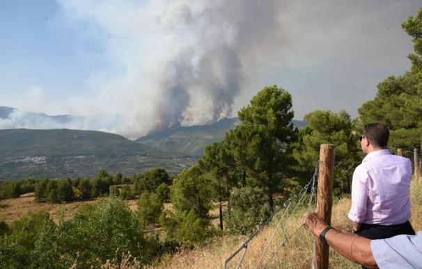 El fuego de Yeste afecta hasta el momento a 1.260 hectáreas y evoluciona mejor que el viernes