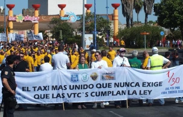Participa pide actuar contra la "competencia desleal" al taxi y acusa de "precariedad laboral" a las VTC
