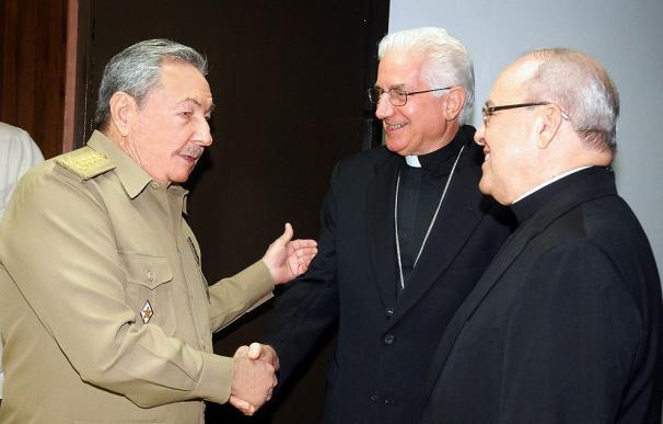 La Iglesia Católica dice que habrá "pasos" sobre presos políticos tras la reunión con Raúl Castro