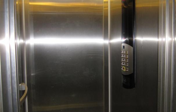 Vivenda publicará en agosto la última de 16 líneas de ayudas a la rehabilitación, para instalación de nuevos ascensores