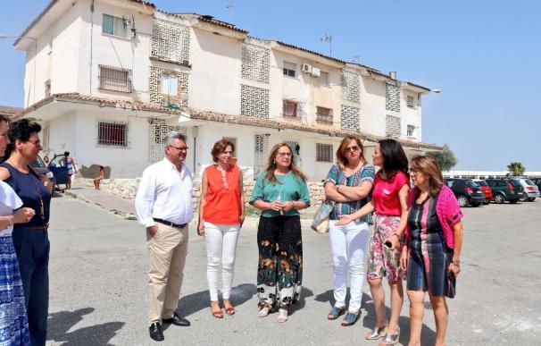 Junta y Ayuntamiento de Puente Genil trabajarán en un plan piloto para la atención a zonas desfavorecidas