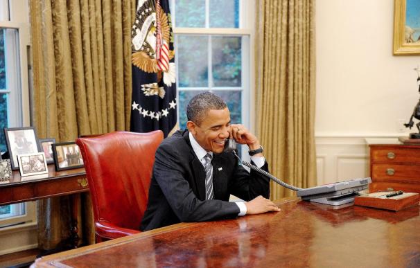 Cameron hablará con Obama sobre la crisis provocada por el vertido de BP