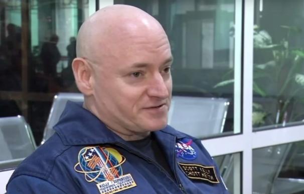 El astronauta Scott Kelly se retira tras pasar un año en el espacio