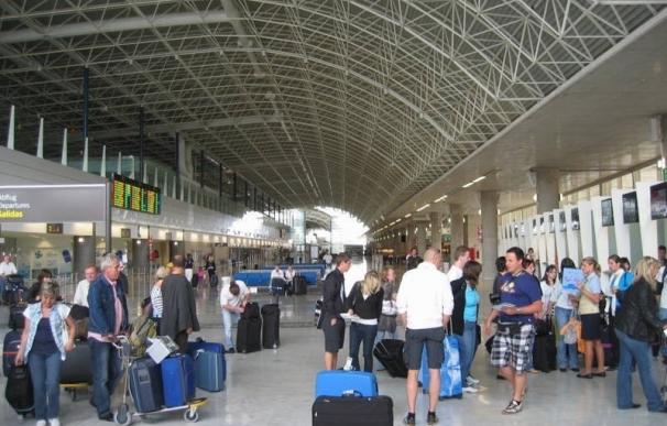 Los pasajeros crecen un 13,8% en febrero en los aeropuertos canarios y superan los 3,2 millones