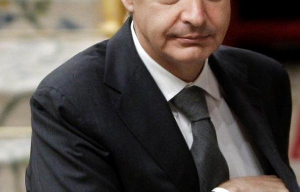 Zapatero promete buscar consenso en las pensiones pero la oposición no se fía