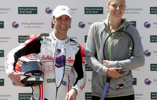 Sharapova vence a Fonsi Nieto en un duelo de aceleración