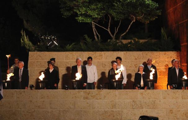 Sirenas antiaéreas en recuerdo de las víctimas del Holocausto detienen Israel