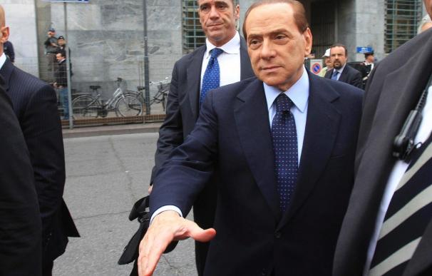 Berlusconi expresa satisfacción por muerte de Bin Laden al acudir al tribunal