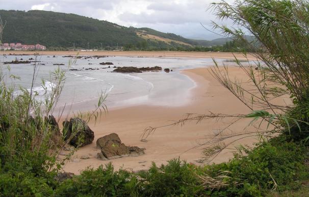 Comienza el acondicionamiento y limpieza de playas rurales de Cantabria