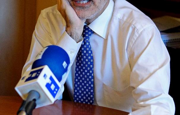 Llamazares dice que tras 10 años Zapatero "está desmontando su escasa obra reformista"