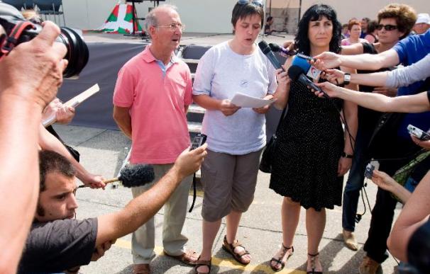 Homenajean a Anza entre gritos en favor de ETA y sin presencia de periodistas