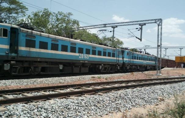 Abengoa finaliza la electrificación de 200 kilómetros de línea ferroviaria en India