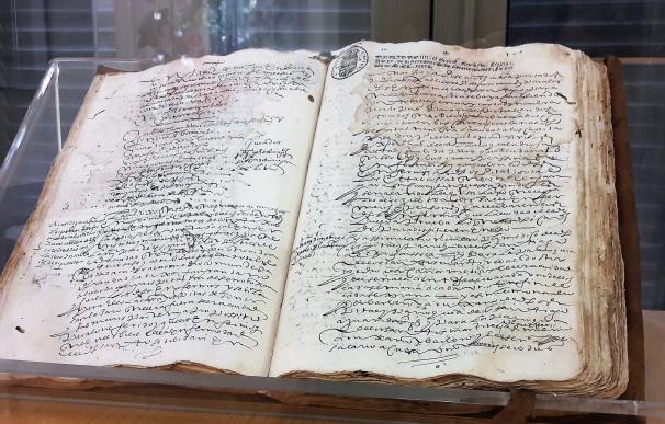 El Archivo Municipal expone un documento de 1637 que celebra el fin de una epidemia con 14.000 fallecidos