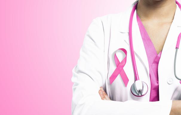 El Corte Inglés financia con 135.000 euros una investigación de la AECC sobre cáncer de mama hereditario