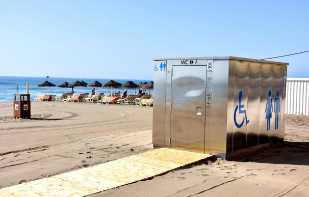 El Ayuntamiento de Fuengirola incorpora cuatro nuevos aseos autolimpiables a las playas del municipio