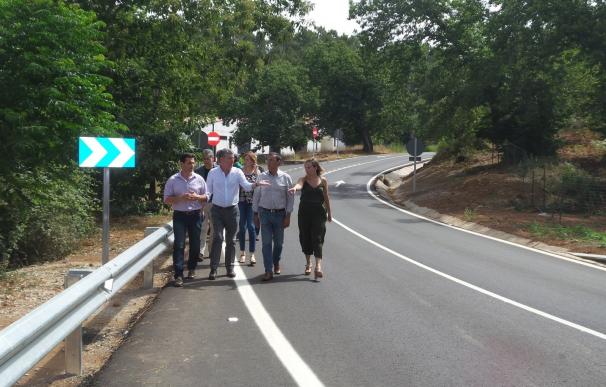 El presidente de Diputación inaugura las obras de ensanche y mejora en la carretera de Fuenteheridos