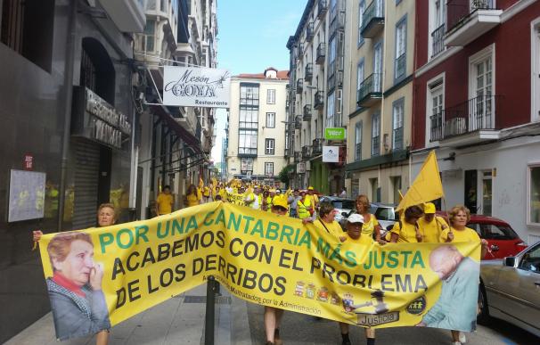 Afectados por derribos piden a Revilla que participe en la XIII Marcha a Santander
