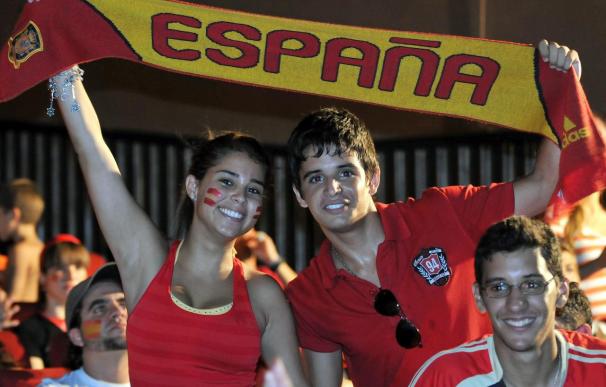 Miles de españoles celebran el título mundial en Argentina