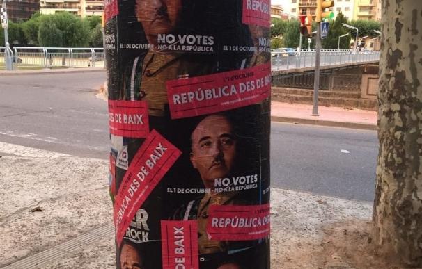 Aparecen carteles con la imagen de Franco en varias ciudades catalanas para llamar al voto el 1-O