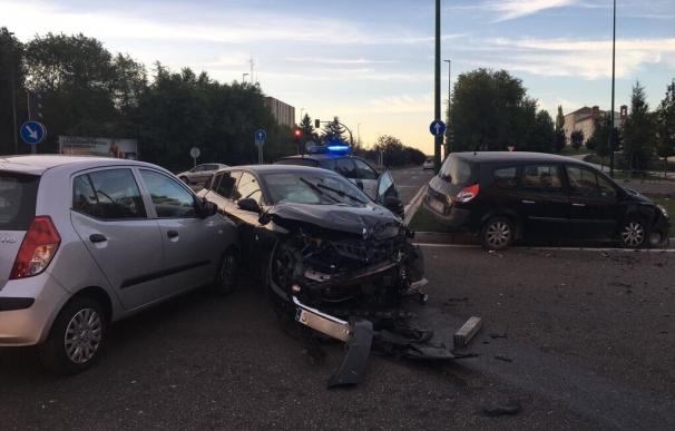 Un conductor ebrio provoca un accidente en el que se ven involucrados tres vehículos en Valladolid