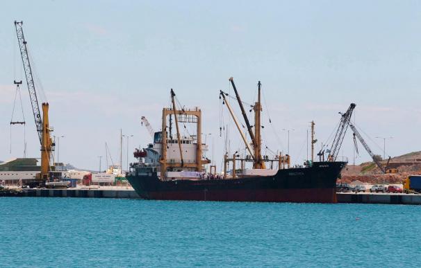El barco con ayuda libia para Gaza atraca finalmente en Egipto