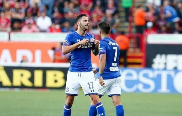 Edgar Méndez debuta con un doblete en las filas del Cruz Azul mexicano