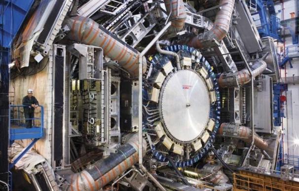 Primeras evidencias del bosón de Higgs desintegrándose en fermiones