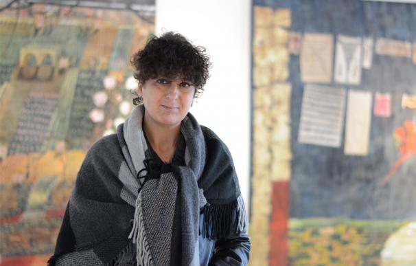 La pintora Anna Tamayo presenta la exposición 'Colores en mis bolsillos' en la Universidad Europea del Atlántico