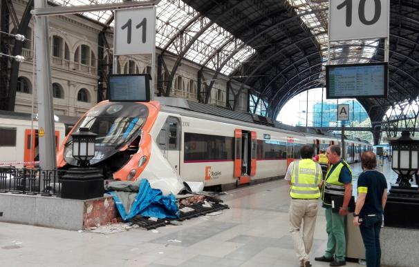 Elevan de una a tres las personas en estado grave por el accidente de tren en Barcelona