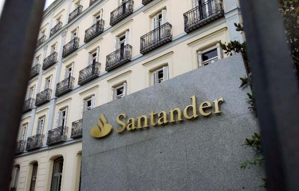 Standard Poor mantiene su nota sobre Santander y BBVA por su resistencia a la crisis