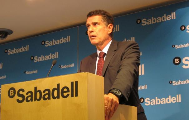 Guardiola (Banco Sabadell) cree que tiene "mucho sentido" facilitar el cambio a tipo fijo en las hipotecas