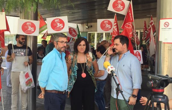 Sindicalistas protestan ante parlamentarios del PP por el recurso contra las 35 horas