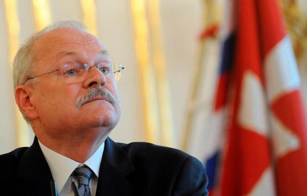El presidente eslovaco encomienda a Fico formar gobierno pese a la falta de socios