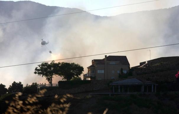 Vuelven a casa los 200 desalojados por un fuego en 19 hectáreas de Estepona
