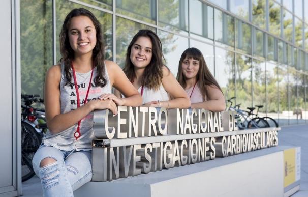 El programa 'Acércate' del Centro Nacional de Investigaciones Cardiovasculares selecciona a tres estudiantes andaluzas