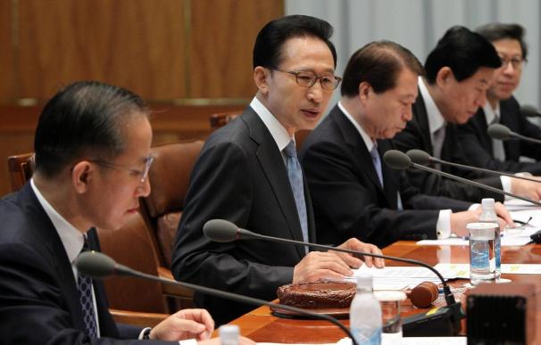 Lee anuncia el bloqueo del comercio con Corea del Norte y exige disculpas