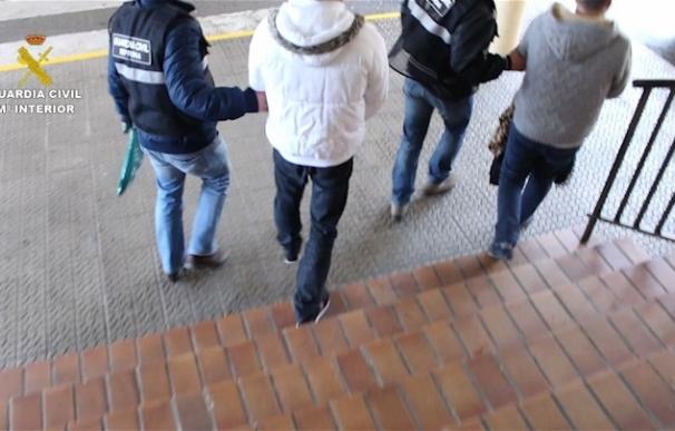 Detenidos en Santander dos hombres que pretendían conseguir 12.000 dosis de clonazepam con recetas falsificadas