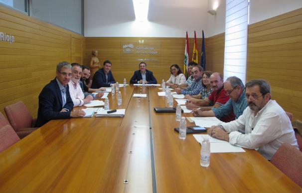 Cuevas asegura que "el Gobierno de La Rioja redobla su esfuerzo en apoyo y atención a los pequeños municipios"