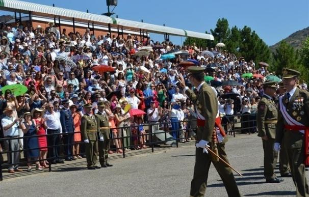 El Rey, Cospedal y Munté asisten este lunes a la entrega de despachos de sargento en Talarn (Lleida)