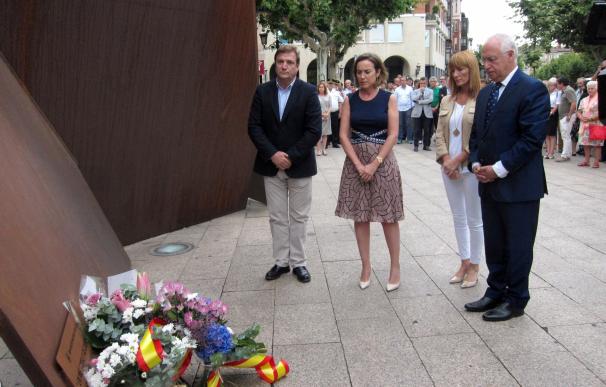Logroño recuerda a Miguel Angel Blanco advirtiendo sobre "permanecer alertas y unidos" ante "todos los terrorismos"