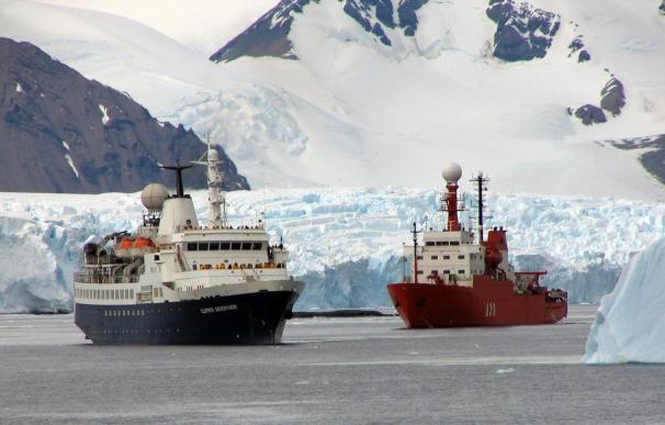 El Museo Naval abre una nueva sala con una muestra de buques en la Antártida